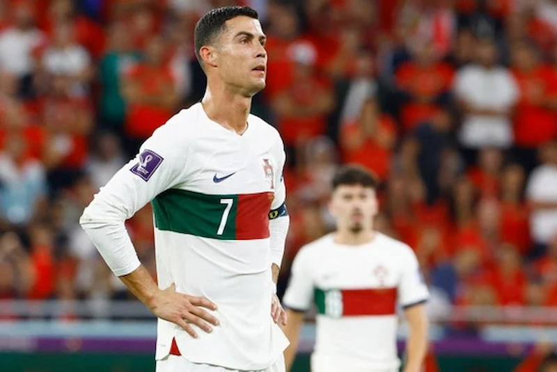 Ronaldo chia tay đội tuyển quốc gia